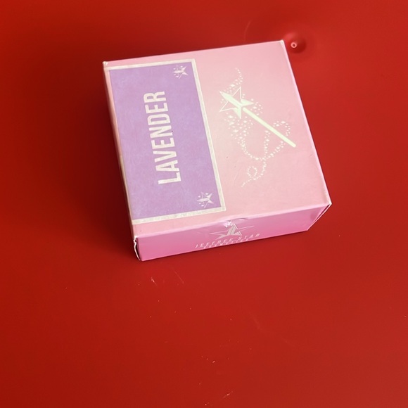 Jeffree ⭐️ Lavender powder - Picture 3 of 3